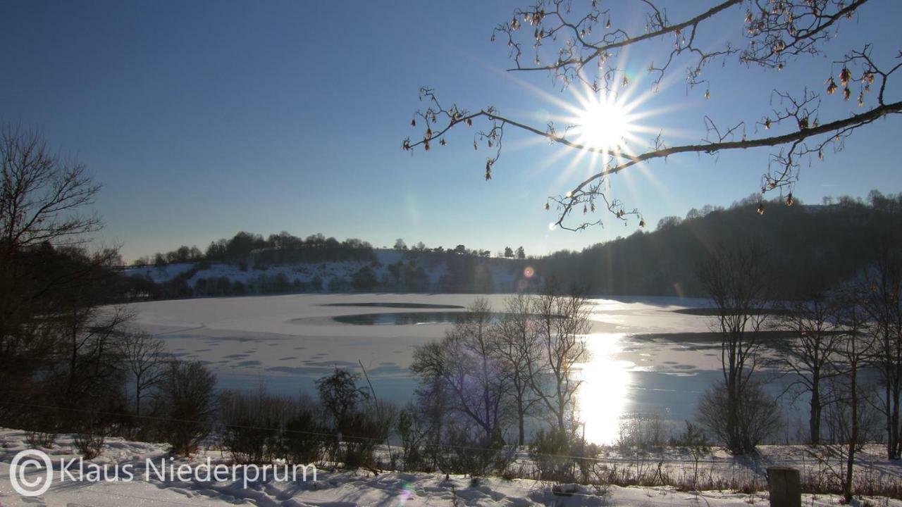 Ferienwohnung Welcome Mit Seeblick Schalkenmehren Luaran gambar
